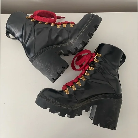 Gucci Women’s Trip Leather Booties With Red Laces